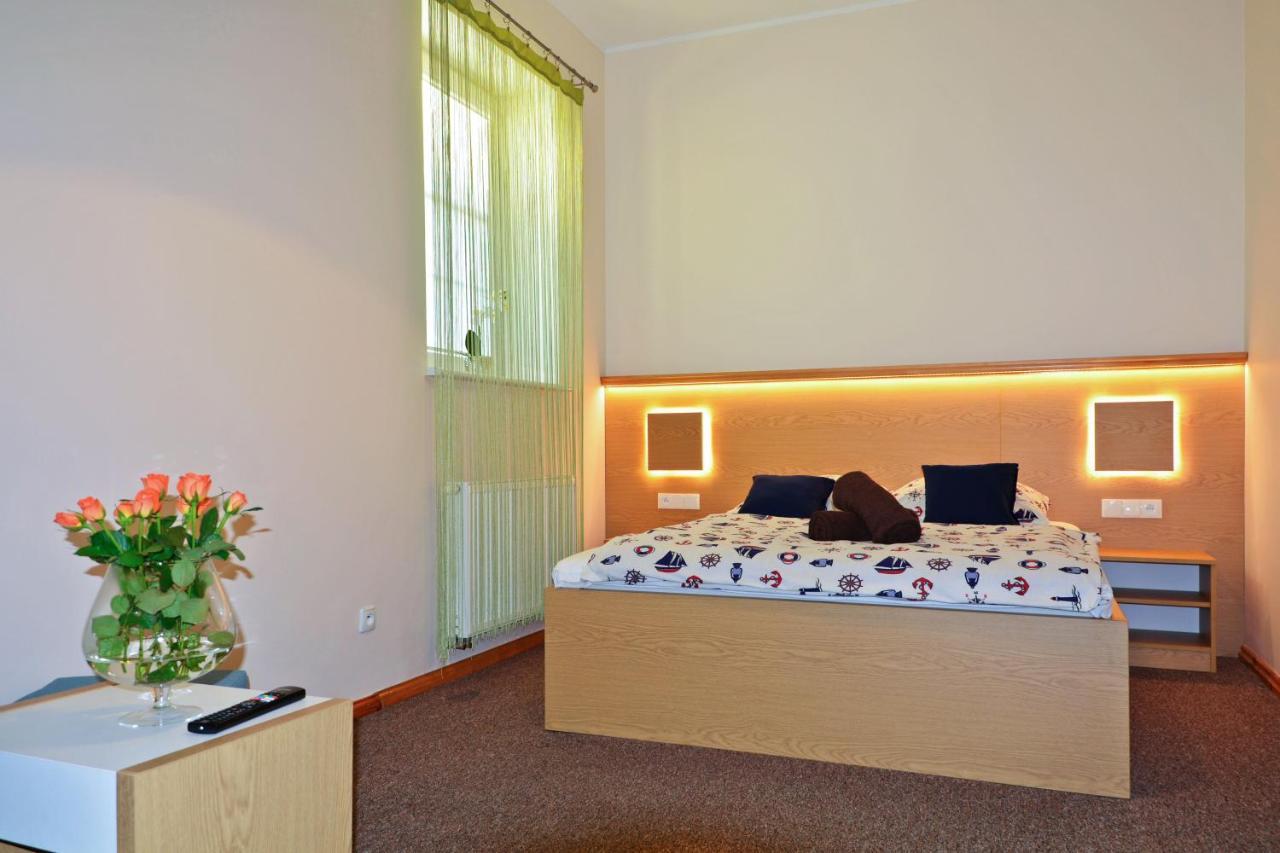 Dom Wczasowy Pod Zegarem Leba Bagian luar foto