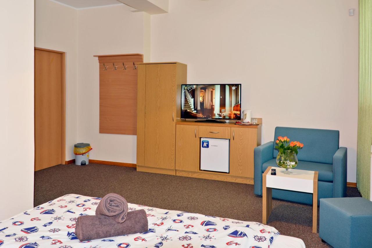 Dom Wczasowy Pod Zegarem Leba Bagian luar foto